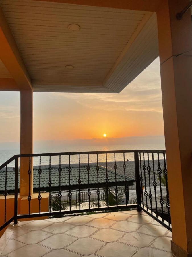 Kvariati Palma Hotel 外观 照片