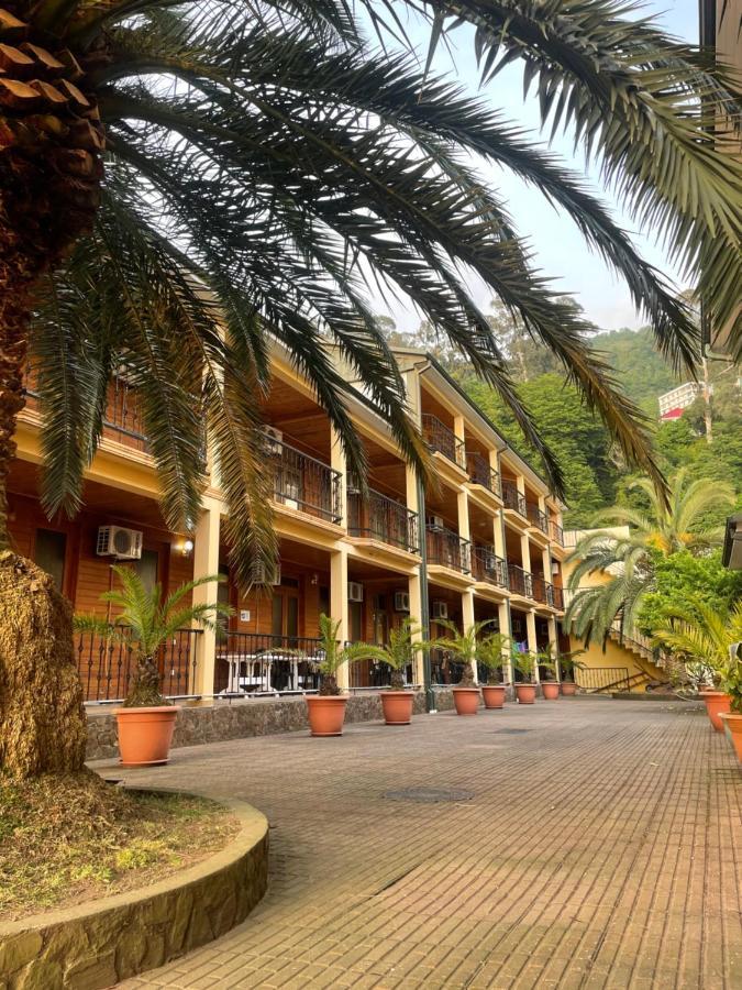 Kvariati Palma Hotel 外观 照片